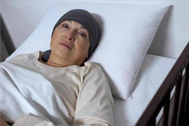 人不会无缘无故患癌症，调查发现：得癌症的人，离不开这5点