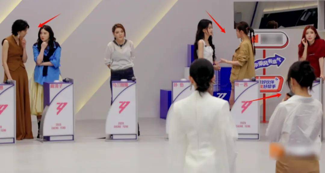 原创            《浪姐》后台残酷一幕！姐姐们当面捧高踩低，不红讲话都没人听