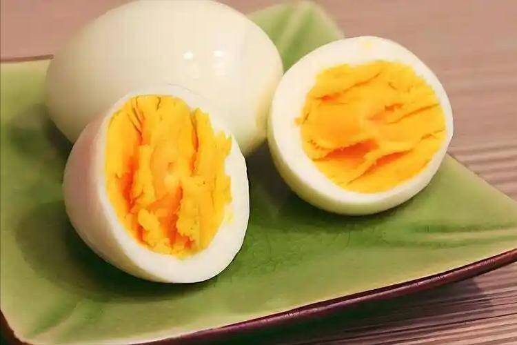 鸡蛋是血管杀手？医生告诫：不想血管堵塞，这5种食物要少吃