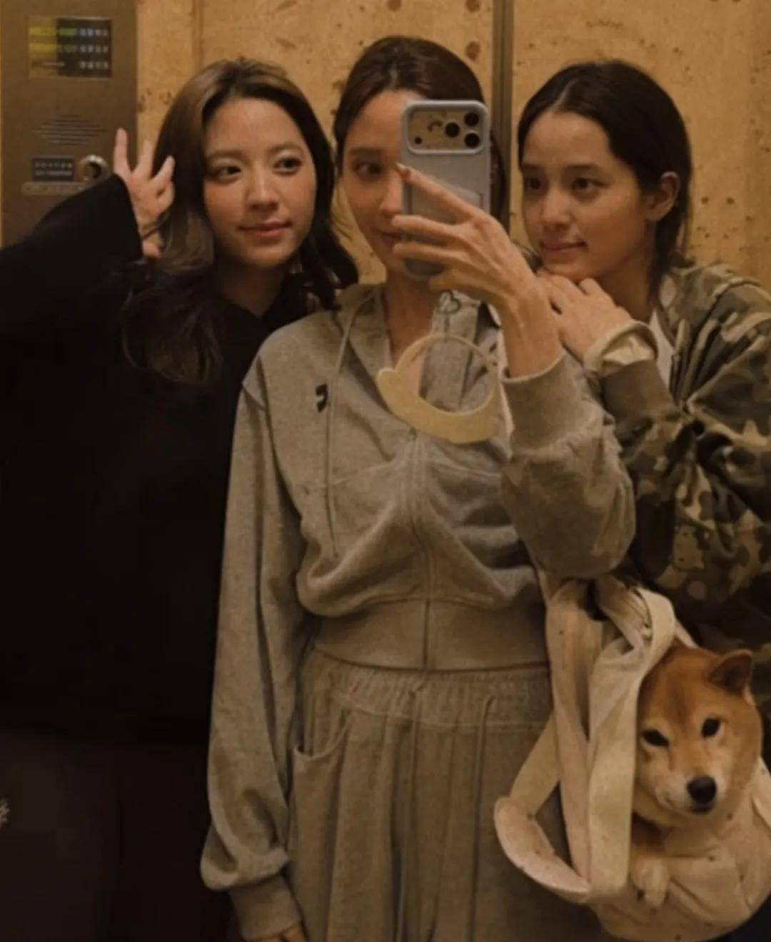 欧阳妮妮被质疑针对妹妹，曝光欧阳娜娜素颜，自己全妆叫对方保姆