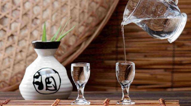 原创            白酒再次被关注！医生发现：糖尿病者喝白酒，不用多久或有4变化