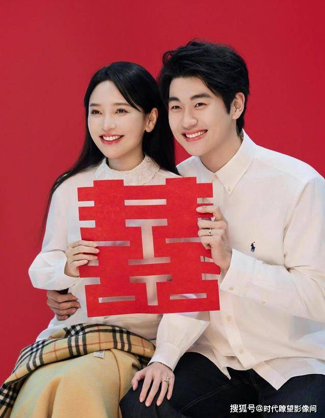 原创            金莎43岁官宣领证，小18岁男友太体贴，腹部凸起疑双喜临门