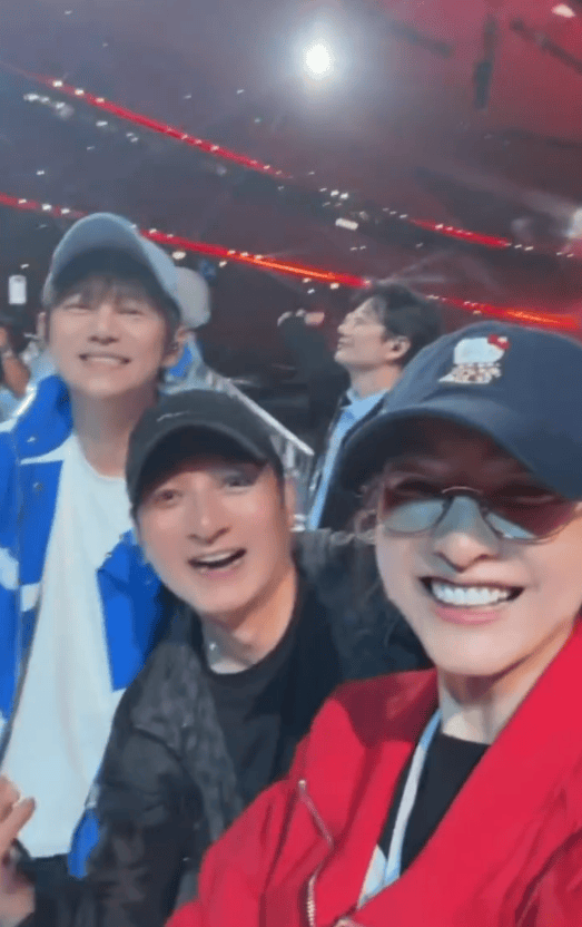 梦回《快乐大本营》！何炅李维嘉吴昕去看张杰演唱会