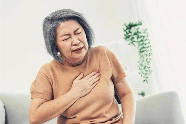 原创            肝脏开始病变，吃饭先知？肝病患者，吃饭时通常会有这几个表现