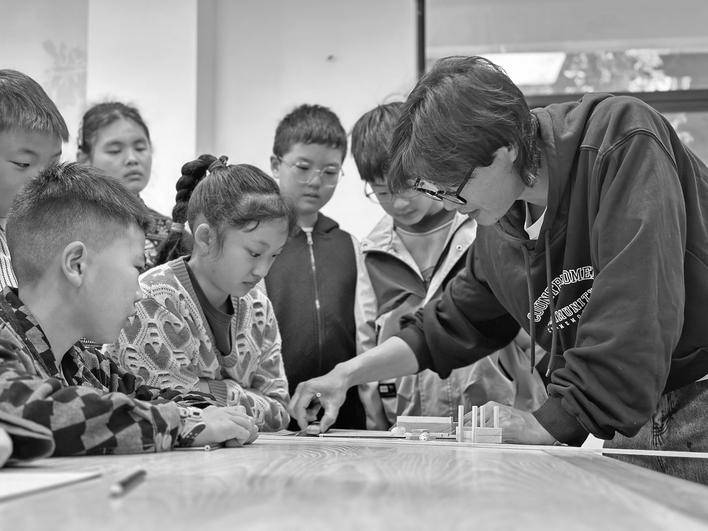 非遗木工课走进社区