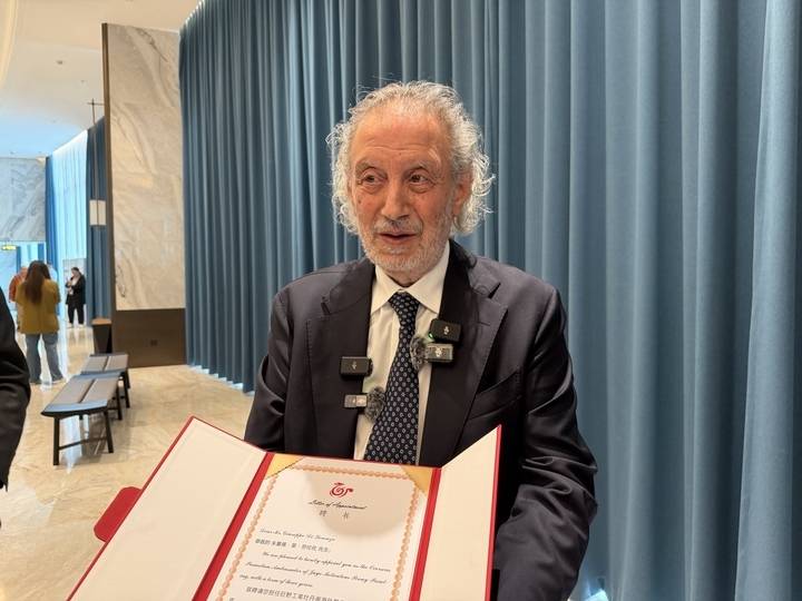 朱塞佩·第·劳伦佐：愿做中西艺术桥梁，让菏泽工笔牡丹画被世界看见