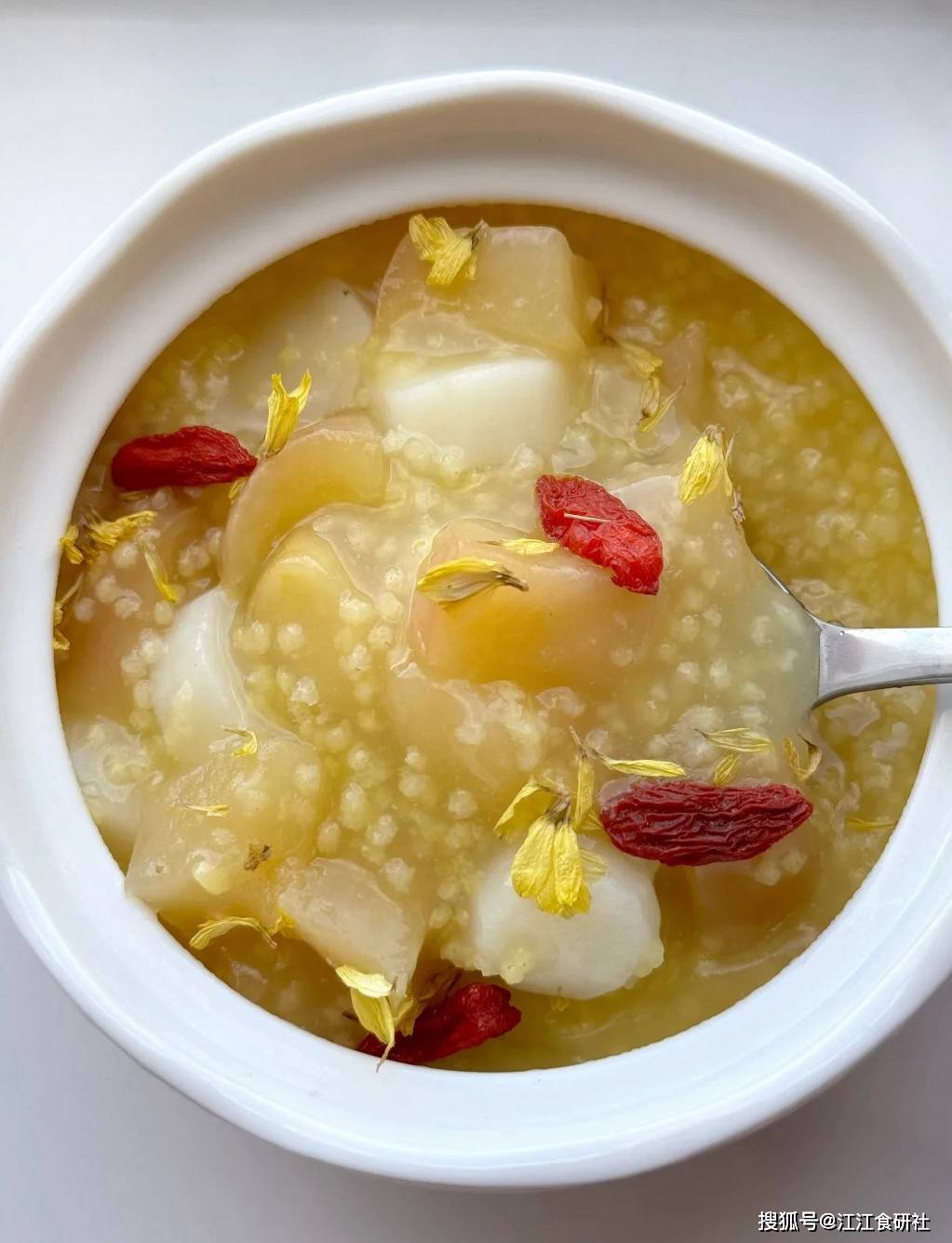 原创            清明后使劲吃，一健脾、二润肺、三补气血，体虚趁此时要多吃！