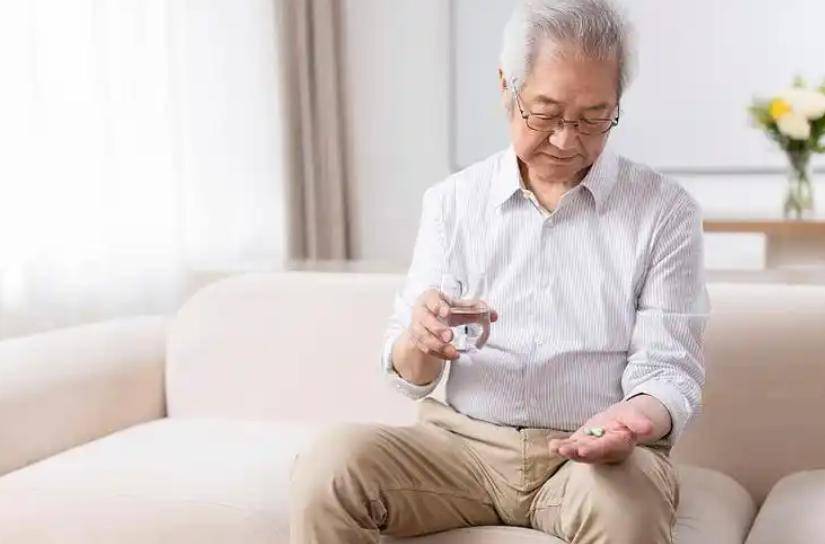 64岁大爷隔一天吃一次他汀，坚持5年，结果怎样？听医生怎么说！