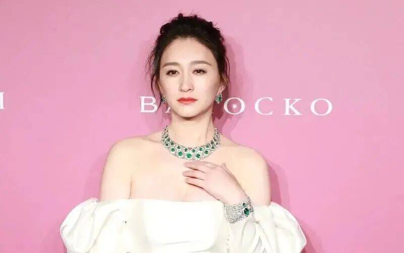 【2026.4.11】井柏然和刘雯领证？李小冉这几年？为什么当年的杨洋可以演《微微一笑很倾城》？好几场音乐节都取消？