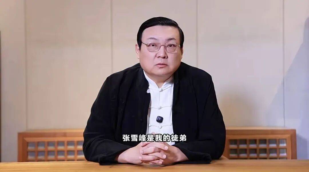 老梁讲张雪峰拜师经过：2年前收张雪峰为徒的，他迷恋雪茄和运动