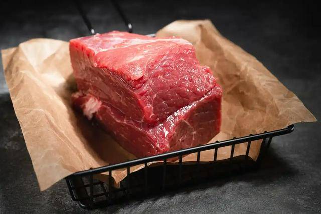 原创            牛肉再次成瞩目！医生劝告：脑梗患者吃牛肉，不出多久或有4益处