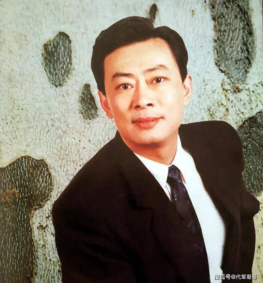 原创            68岁王诗槐近况曝光！与前妻离婚后娶初恋，如今婚姻幸福成人生赢家