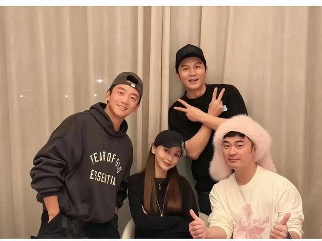 李晨郑恺baby陈赫合照，亮相初代跑男姿势 ，满满的回忆杀！