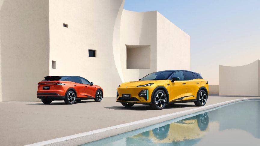 建筑旁的汽车描述已自动生成