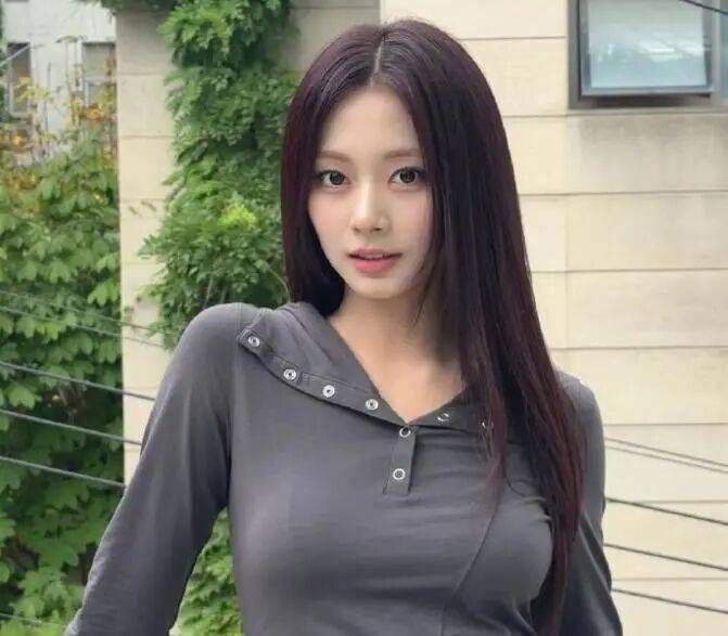 曝知名女团成员的恋情传闻！