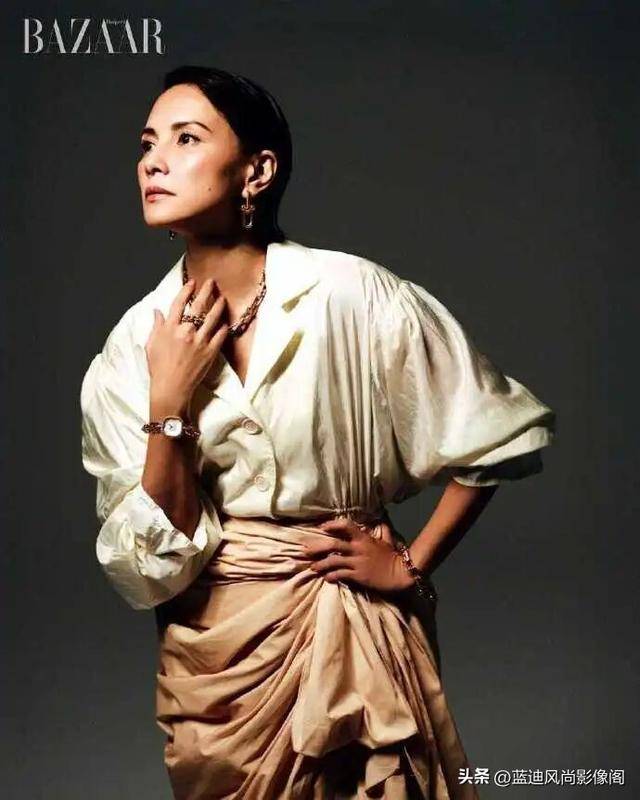 李心洁台版时尚芭莎封面：珠宝淬锋芒，乘风而来的笃定自由