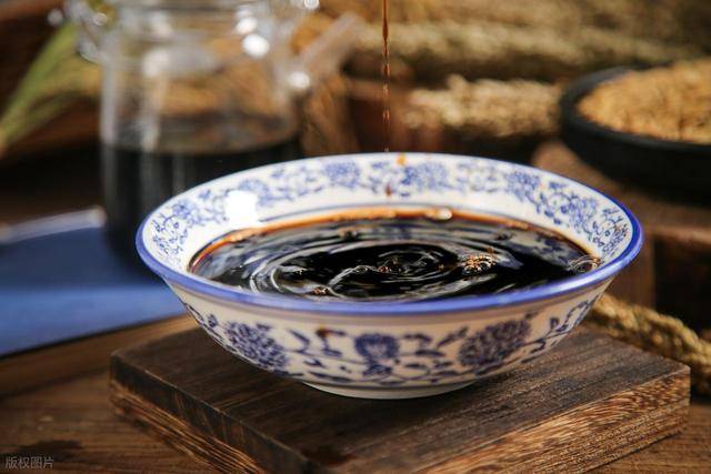 别再盲目喝醋减肥！这些误区不避开，瘦不下来还伤胃