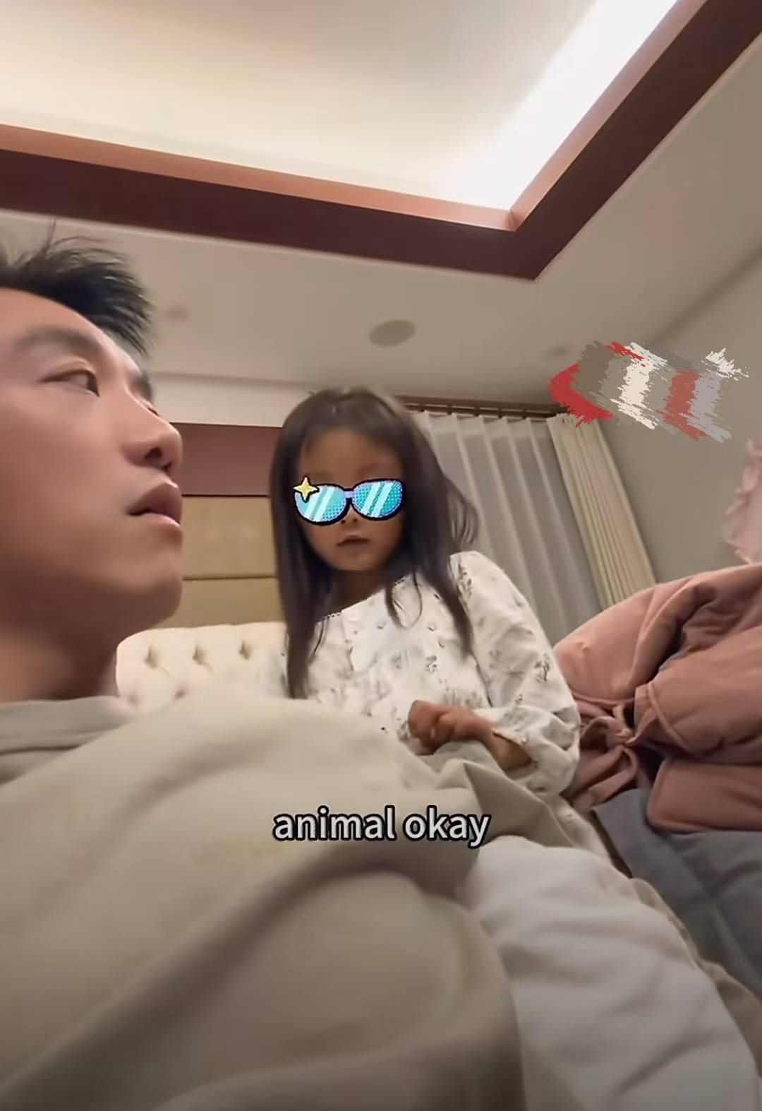 郑恺晒亲子英文对话 女儿讲口语自信又流利