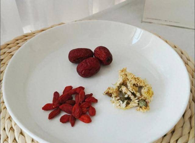 原创            肝最爱的3杯水，清明后建议多喝，养肝护肝，提高睡眠质量