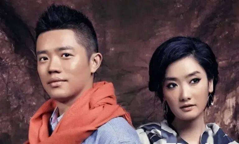 凤凰传奇现状：搭档24年没成夫妻，如今一个年入千万，一个负债