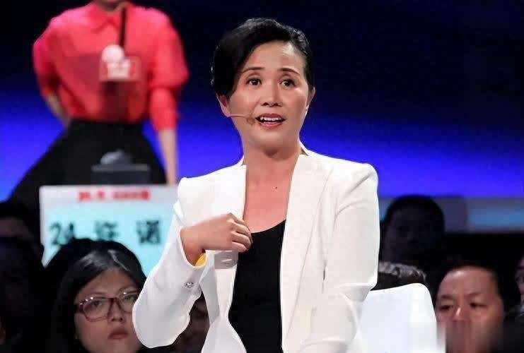 原创            离开非诚勿扰10年，黄菡现状曝光，不上节目也是人生赢家