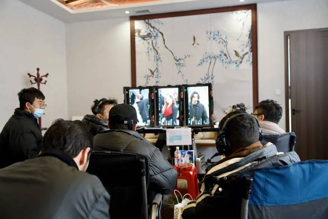 “以前一天跟5个组，现在手头只剩2个组”，短剧工厂开始抢客户