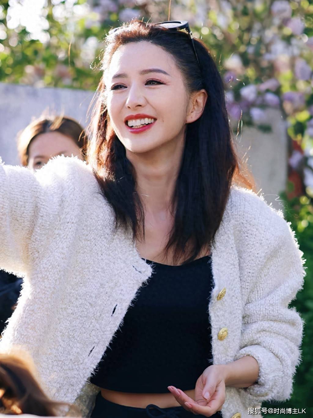 原创            佟丽娅真人被偶遇！网友：陈思诚你眼酸不？
