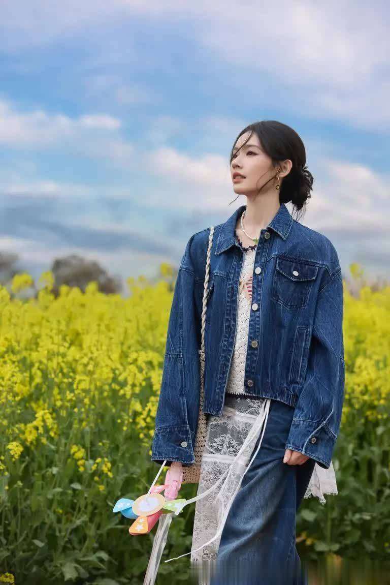 原创            林允《温暖的客栈》回归，挖笋下厨超圈粉，褪去光环好娇憨