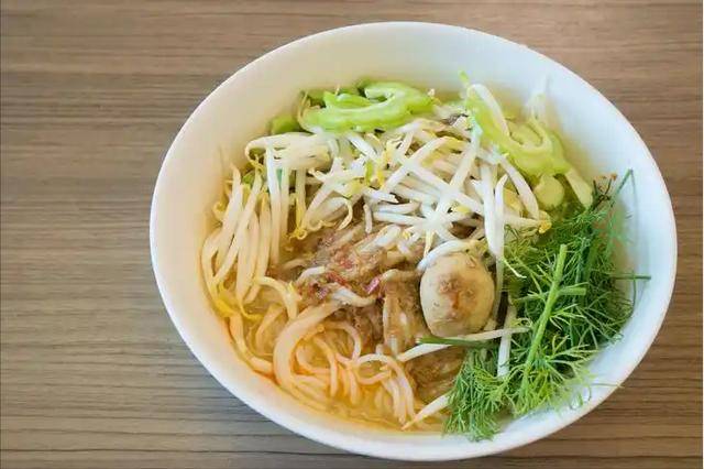 原创            糖尿病一点面条不能吃？医生建议：不想糖尿病恶化，这些食物少吃